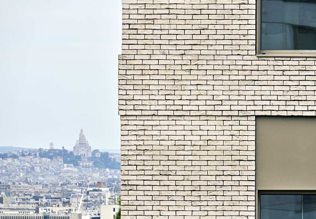 Au centre, le jardin – Bureaux et Laboratoires